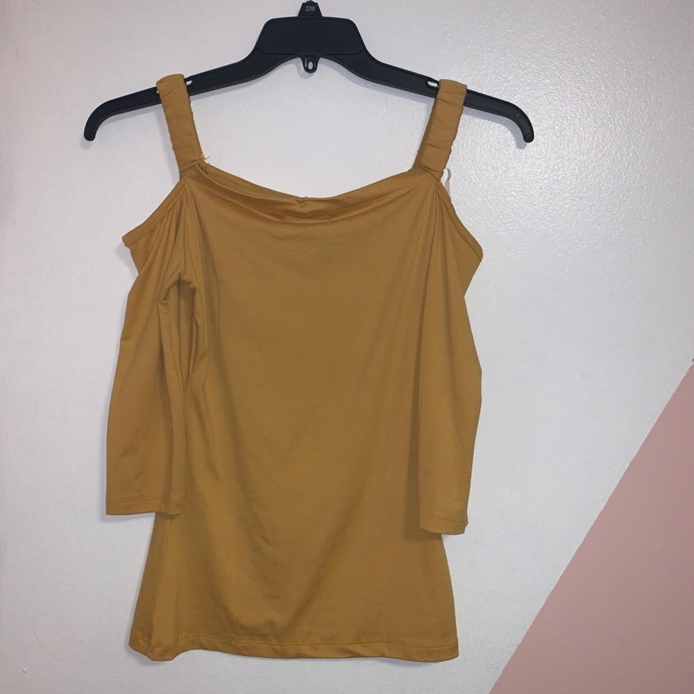 yellow top🤍